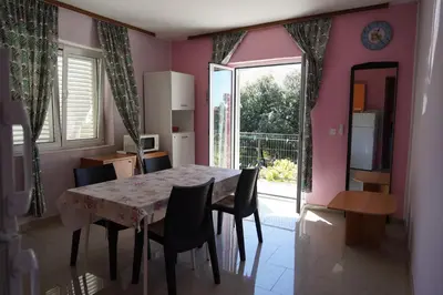 TV i/ili zabavni centar u objektu Apartmani Autocamp Panorama