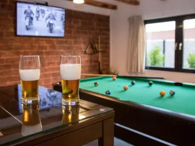 Stol za biljar u objektu Villa Gabriel - Three Bedroom Villa with Outdoor Pool