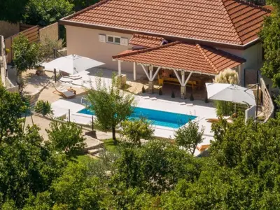 Bazen u objektu Villa Gabriel - Three Bedroom Villa with Outdoor Pool ili u blizini