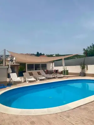 Bazen u objektu Villa TIME OUT ili u blizini