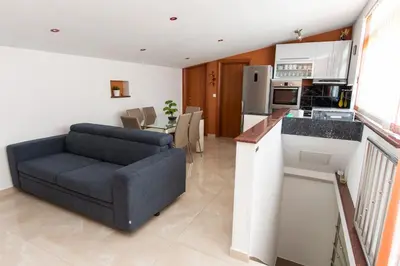 Kuhinja ili čajna kuhinja u objektu Apartments Villa Monique
