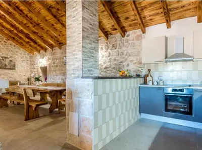 Kuhinja ili čajna kuhinja u objektu Holiday Home Stari Dvori