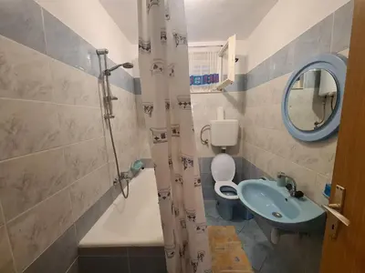 Kupaonica u objektu Apartmani Uvodić