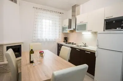 Kuhinja ili čajna kuhinja u objektu Villa Magic with heated pool