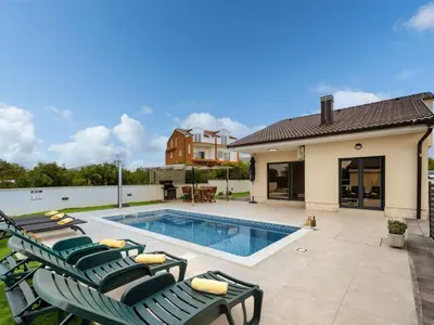 Bazen u objektu Villa Shaula 2 - Three Bedroom House with Pool ili u blizini