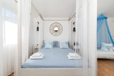 Krevet ili kreveti u jedinici u objektu Apartments by the sea Sparadici, Sibenik - 24420