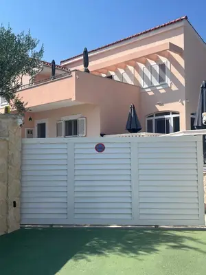Zgrada u kojoj se nalazi apartman