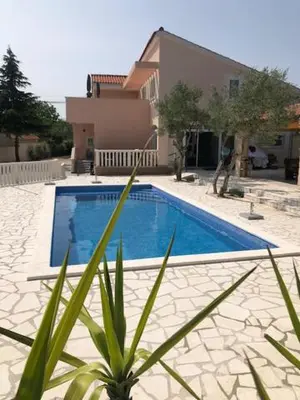 Bazen u objektu Holiday Apartment sunny life ili u blizini