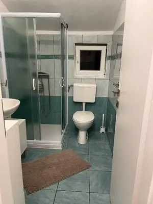 Kupaonica u objektu Apartmani Božica