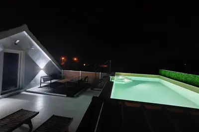 Bazen u objektu Apartments with swimming pool Bacici, Krka - 24721 ili u blizini