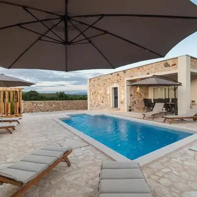 Villa Lapidea