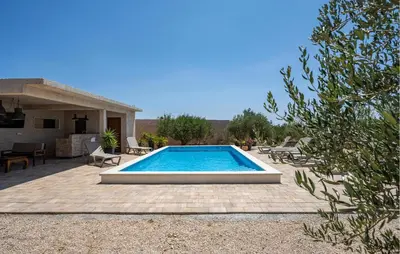 Bazen u objektu Awesome Home In Vodice ili u blizini