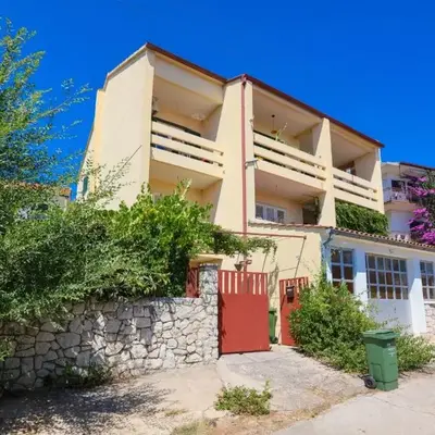 Apartments with parking space Sibenik - 24719