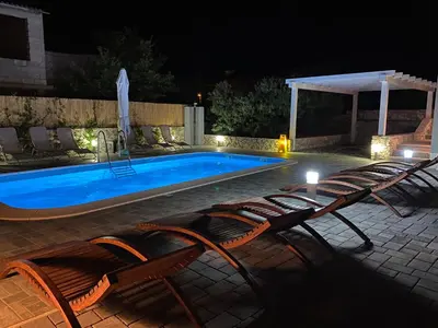 Bazen u objektu Apartments Carpe Diem ili u blizini