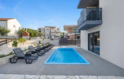 Bazen u objektu Awesome Home In Murter ili u blizini