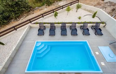 Bazen u objektu Awesome Home In Murter ili u blizini