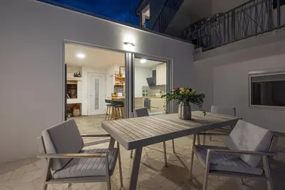 Tlocrt objekta Luxury 2BR Penthouse in Villa with Pool