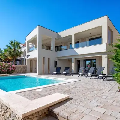 Awesome Home In Srima