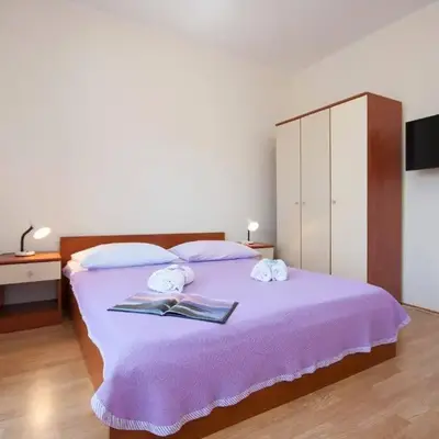 Family Apartments & Rooms Mikelin