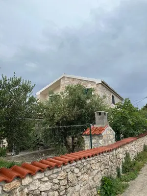 Zgrada u kojoj se nalazi vila