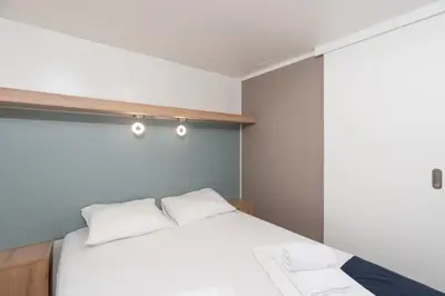 Krevet ili kreveti u jedinici u objektu Private camp SrimaBAY