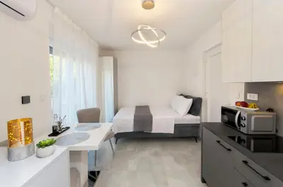 Kuhinja ili čajna kuhinja u objektu Apartments Sunny