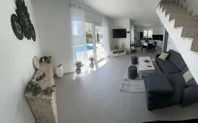 TV i/ili zabavni centar u objektu Villa Ocean View1,Vollausstattung,Pool,Meerblick,Top-Lage