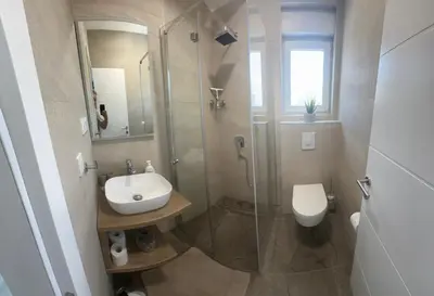 Kupaonica u objektu Villa Ocean View2,Vollausstattung,Pool,Meerblick,Top-Lage