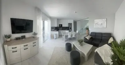TV i/ili zabavni centar u objektu Villa Ocean View2,Vollausstattung,Pool,Meerblick,Top-Lage