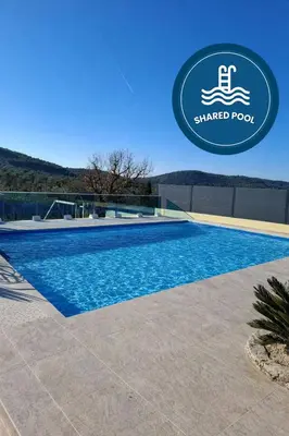 Bazen u objektu Apartments Waterflow ili u blizini