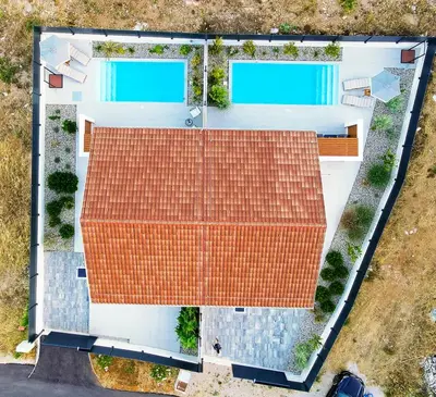 Bazen u objektu Casa Olive ili u blizini