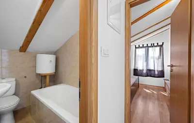 Kupaonica u objektu 1 Bedroom Pet Friendly Apartment In Brodarica