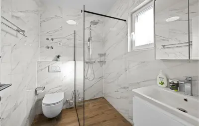 Kupaonica u objektu Amazing Apartment In Zaboric-Brodarica With Wifi