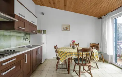 Kuhinja ili čajna kuhinja u objektu Amazing Home In Rogoznica With Wifi