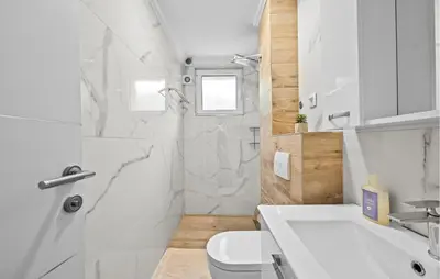 Kupaonica u objektu Cozy Apartment In Zaboric-Brodarica