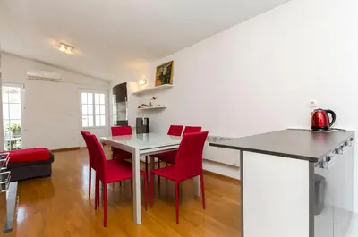 Kuhinja ili čajna kuhinja u objektu Apartment Family apartments Ina