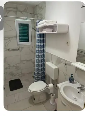 Kupaonica u objektu Apartman Škalabrin 1