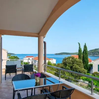 2 Bedroom Gorgeous Apartment In Razanj