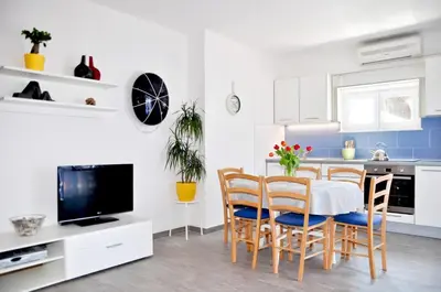 TV i/ili zabavni centar u objektu Apartments by the sea Razanj, Rogoznica - 8365
