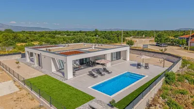 Bazen u objektu Villa PI25 ili u blizini