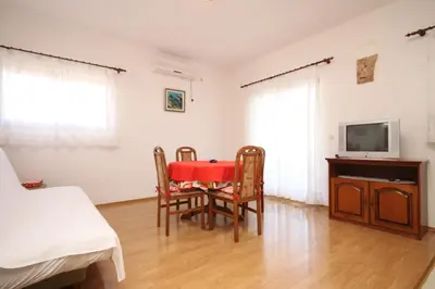 TV i/ili zabavni centar u objektu Apartments by the sea Razanj, Rogoznica - 8361
