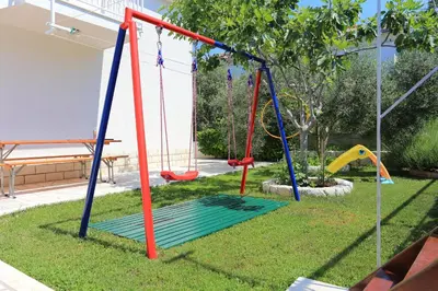 Dječje igralište u objektu Studio Razanj 10373a