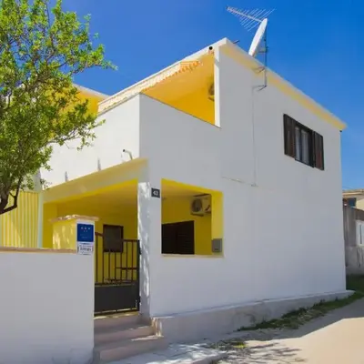 Holiday house with a parking space Kasic