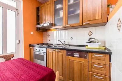 Kuhinja ili čajna kuhinja u objektu Apartment Sparadici 10015b