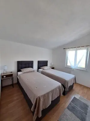 Krevet ili kreveti u jedinici u objektu Apartments by the sea Razanj, Rogoznica - 4185