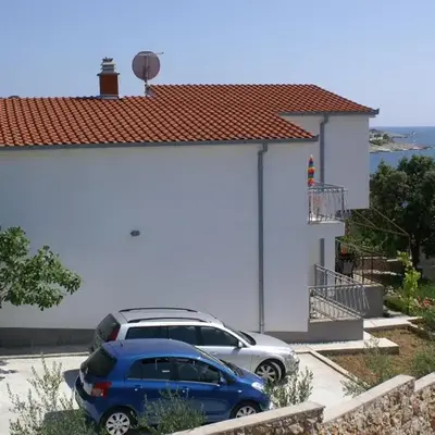Apartments by the sea Razanj