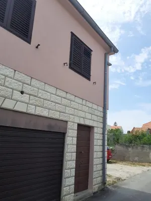 Zgrada u kojoj se nalazi apartman