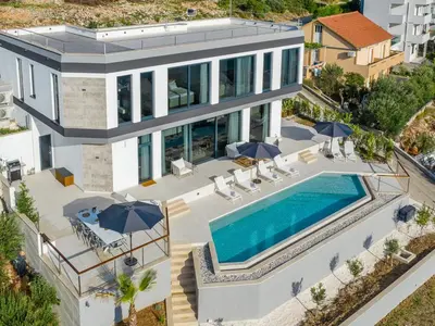 Bazen u objektu Villa Allina by Interhome ili u blizini