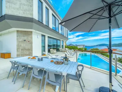 Bazen u objektu Villa Allina by Interhome ili u blizini