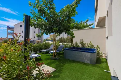 Vrt u objektu Apartments with parking space Vodice - 23894